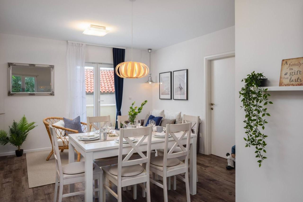 Apartments Valentina Bol Buitenkant foto