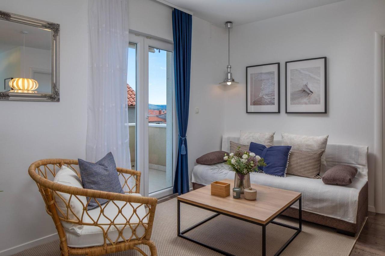 Apartments Valentina Bol Buitenkant foto