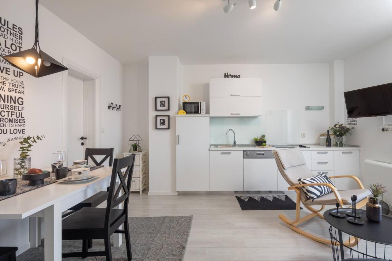 Apartments Valentina Bol Buitenkant foto