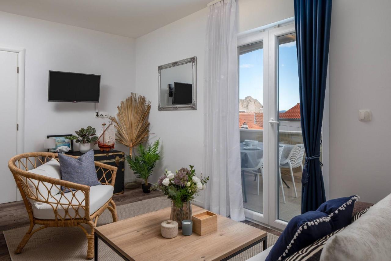 Apartments Valentina Bol Buitenkant foto